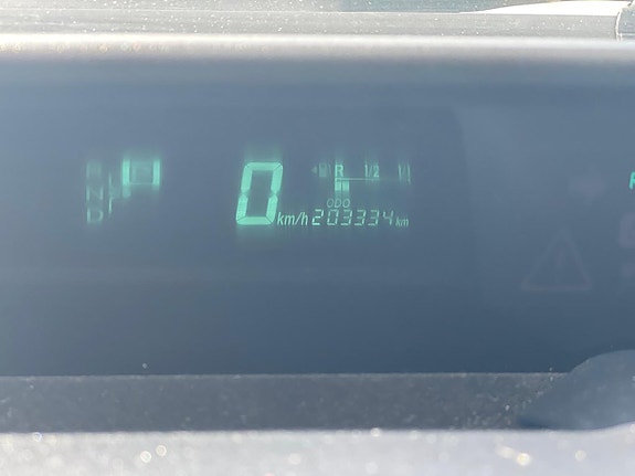 Toyota Prius 16 of 17