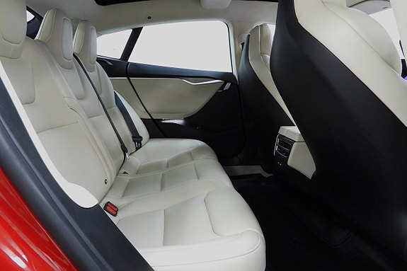 Tesla Model S 21 of 30