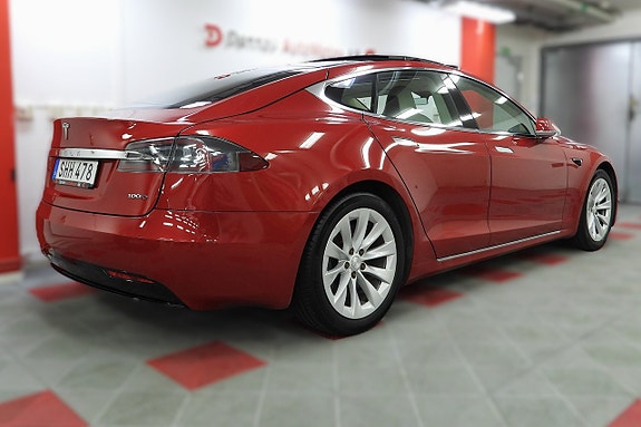 Tesla Model S 9 of 30