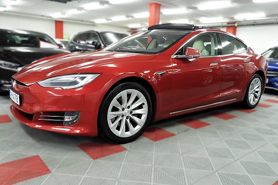 Tesla Model S 2 of 30