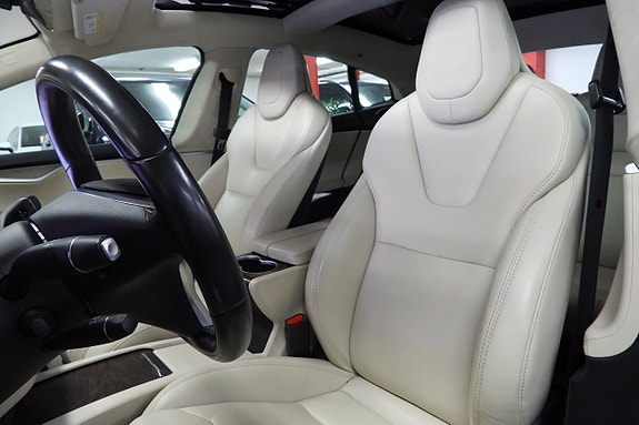 Tesla Model S 18 of 30