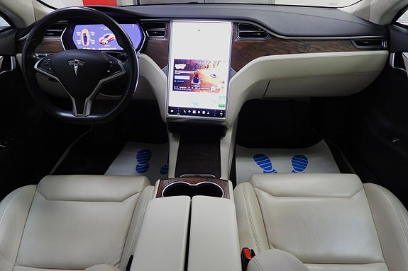 Tesla Model S 16 of 30
