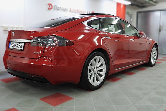 Tesla Model S 8 of 30