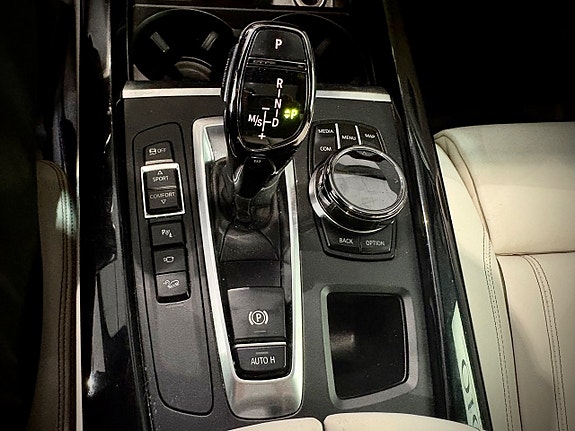 BMW X5 8 of 12