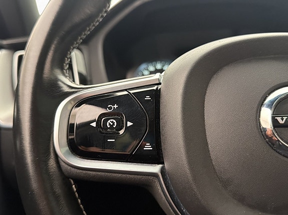 Volvo XC60 18 of 30