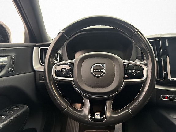 Volvo XC60 17 of 30