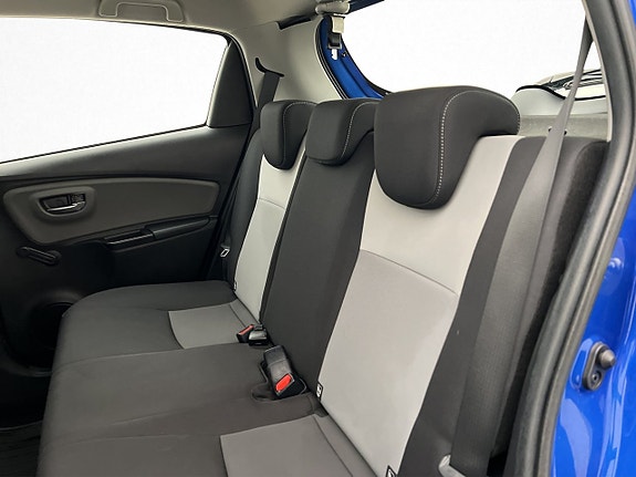 Toyota Yaris 24 of 29