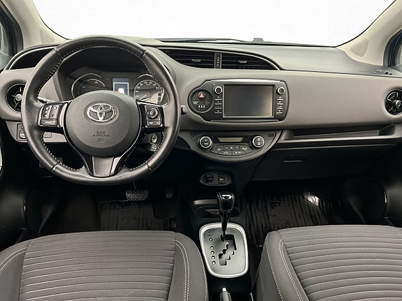 Toyota Yaris 11 of 29