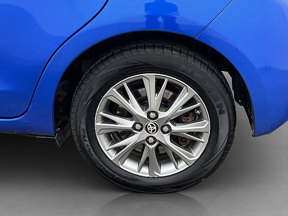 Toyota Yaris 27 of 29