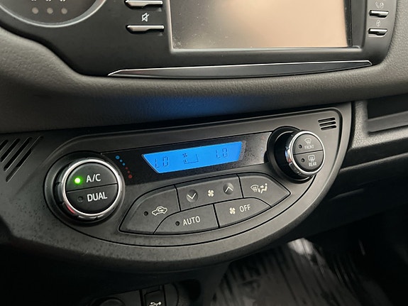 Toyota Yaris 20 of 29
