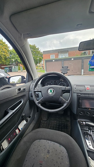 Skoda Fabia 2 of 5