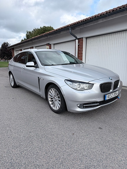 BMW 530d 2 of 10