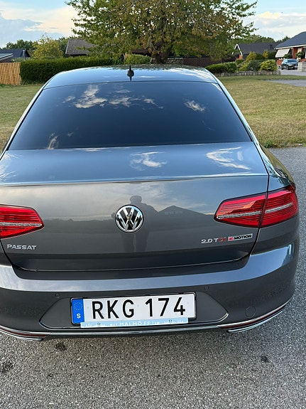 Volkswagen Passat 4 of 8