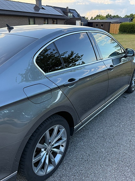 Volkswagen Passat 3 of 8