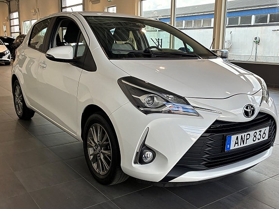 Toyota Yaris 6 of 12