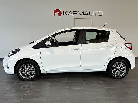 Toyota Yaris 2 of 12