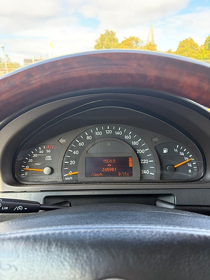 Mercedes-Benz G400 14 of 17