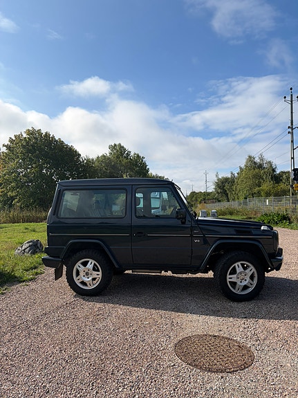 Mercedes-Benz G400 5 of 17