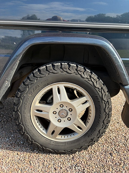 Mercedes-Benz G400 8 of 17