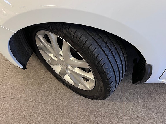 Kia Ceed 2 of 19
