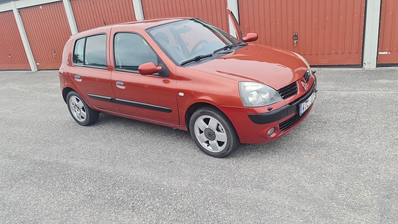 Renault Clio 14 of 20