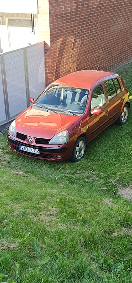 Renault Clio 17 of 20