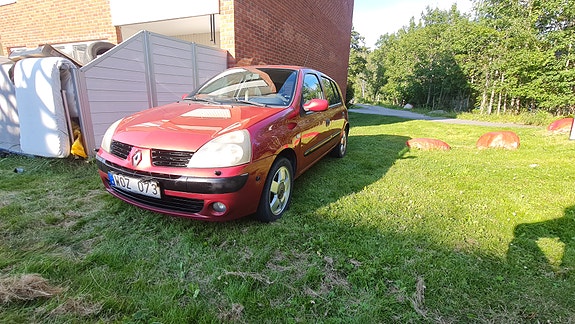 Renault Clio 20 of 20