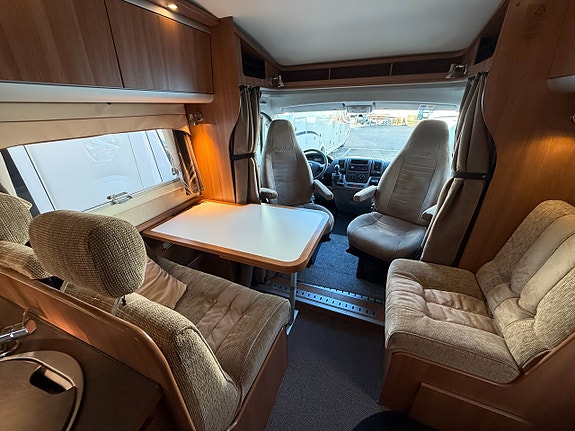 KABE Travel Master 740 LTD / Fransk bädd & stor toa! ALDE! Vinteranpassad! 12V Fläkt! Webastovärmare! Golvvärme! 18 of 23