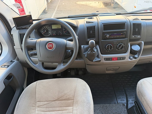 KABE Travel Master 740 LTD / Fransk bädd & stor toa! ALDE! Vinteranpassad! 12V Fläkt! Webastovärmare! Golvvärme! 3 of 23