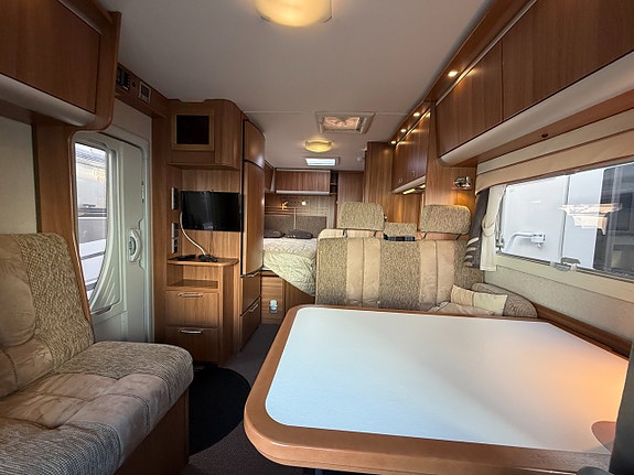 KABE Travel Master 740 LTD / Fransk bädd & stor toa! ALDE! Vinteranpassad! 12V Fläkt! Webastovärmare! Golvvärme! 6 of 23