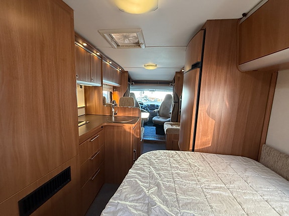 KABE Travel Master 740 LTD / Fransk bädd & stor toa! ALDE! Vinteranpassad! 12V Fläkt! Webastovärmare! Golvvärme! 17 of 23