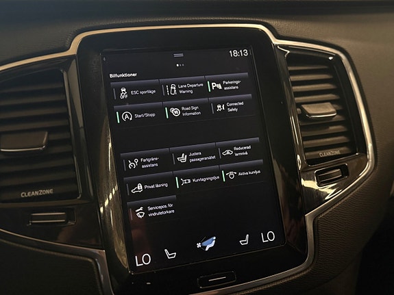 Volvo XC90 18 of 21