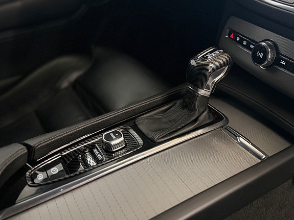 Volvo XC90 17 of 21