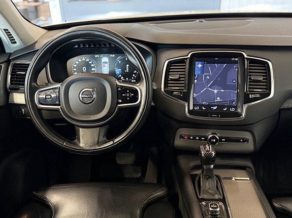 Volvo XC90 12 of 21