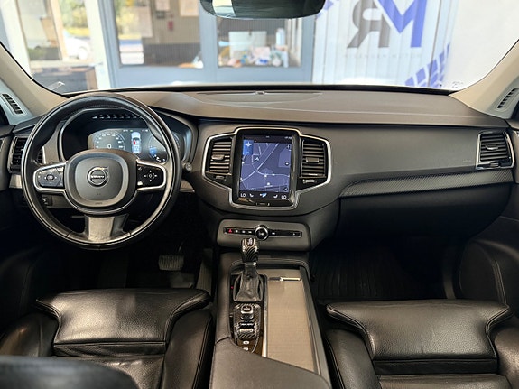 Volvo XC90 9 of 21