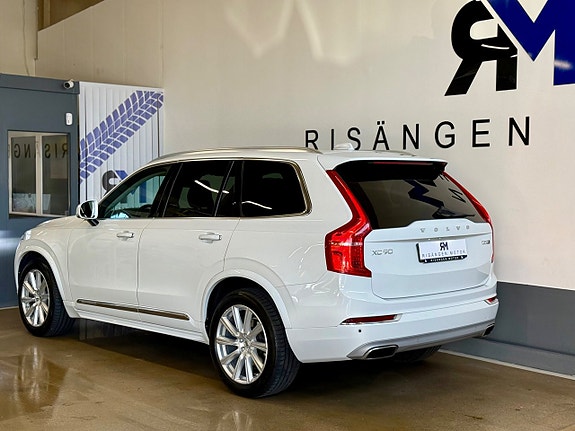 Volvo XC90 3 of 21