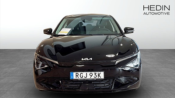 Kia EV6 8 of 12