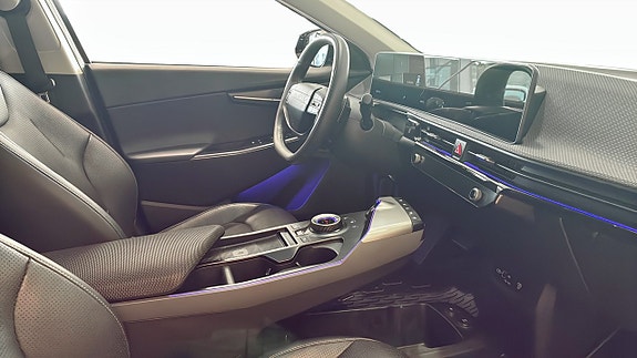 Kia EV6 3 of 12