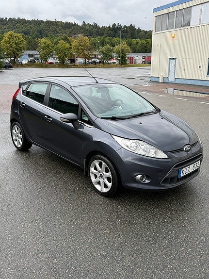 Ford Fiesta 2 of 10