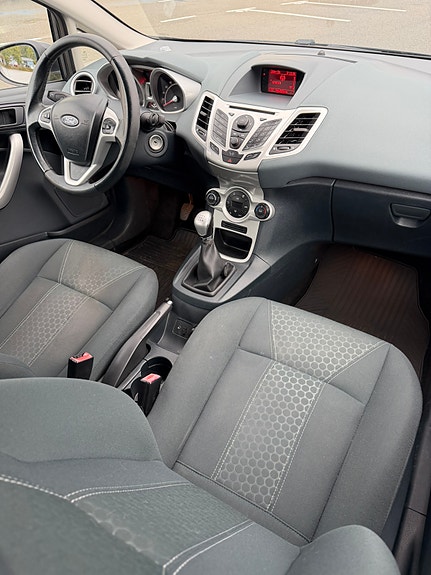 Ford Fiesta 5 of 10