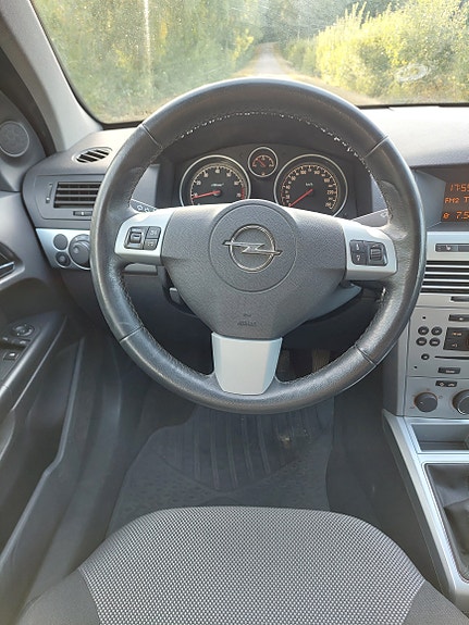 Opel Astra 13 of 21