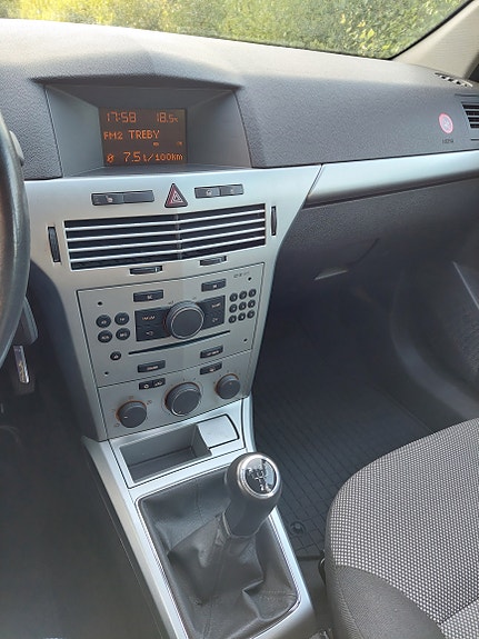 Opel Astra 14 of 21