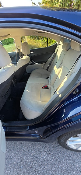 Lexus IS200d 5 of 10