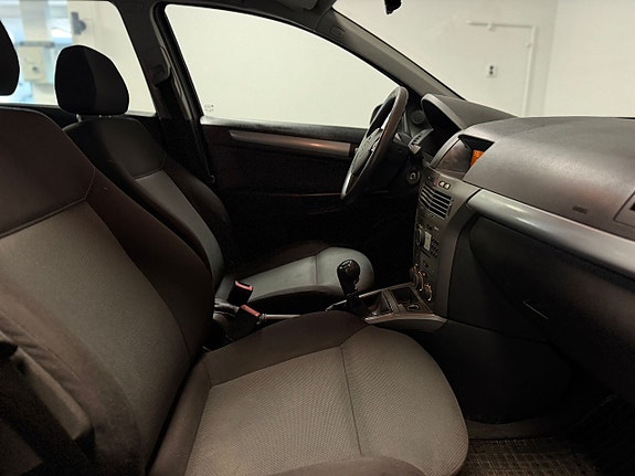 Opel Astra 13 of 17