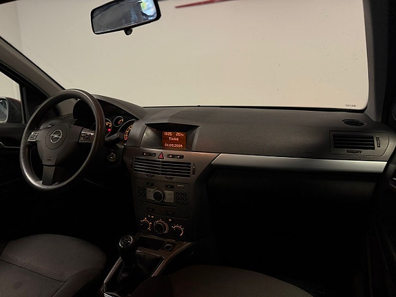 Opel Astra 9 of 17