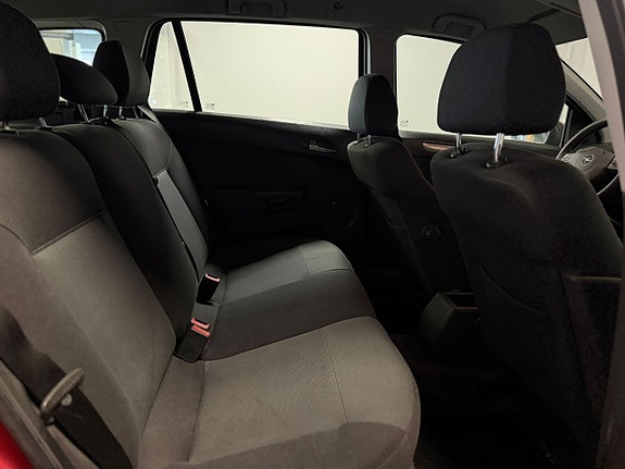 Opel Astra 14 of 17