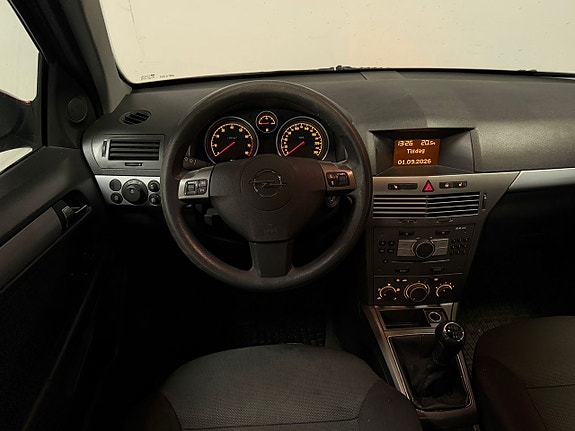 Opel Astra 12 of 17