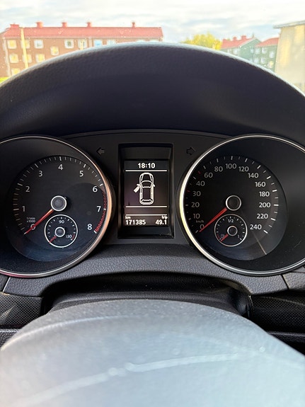 Volkswagen Golf VI 6 of 9
