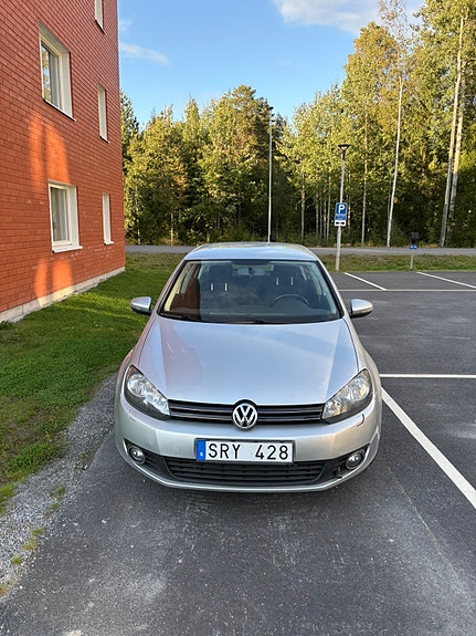 Volkswagen Golf VI 2 of 9