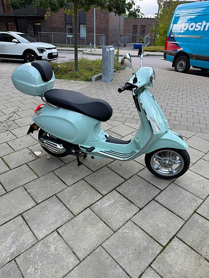 Vespa Primavera 4 of 8